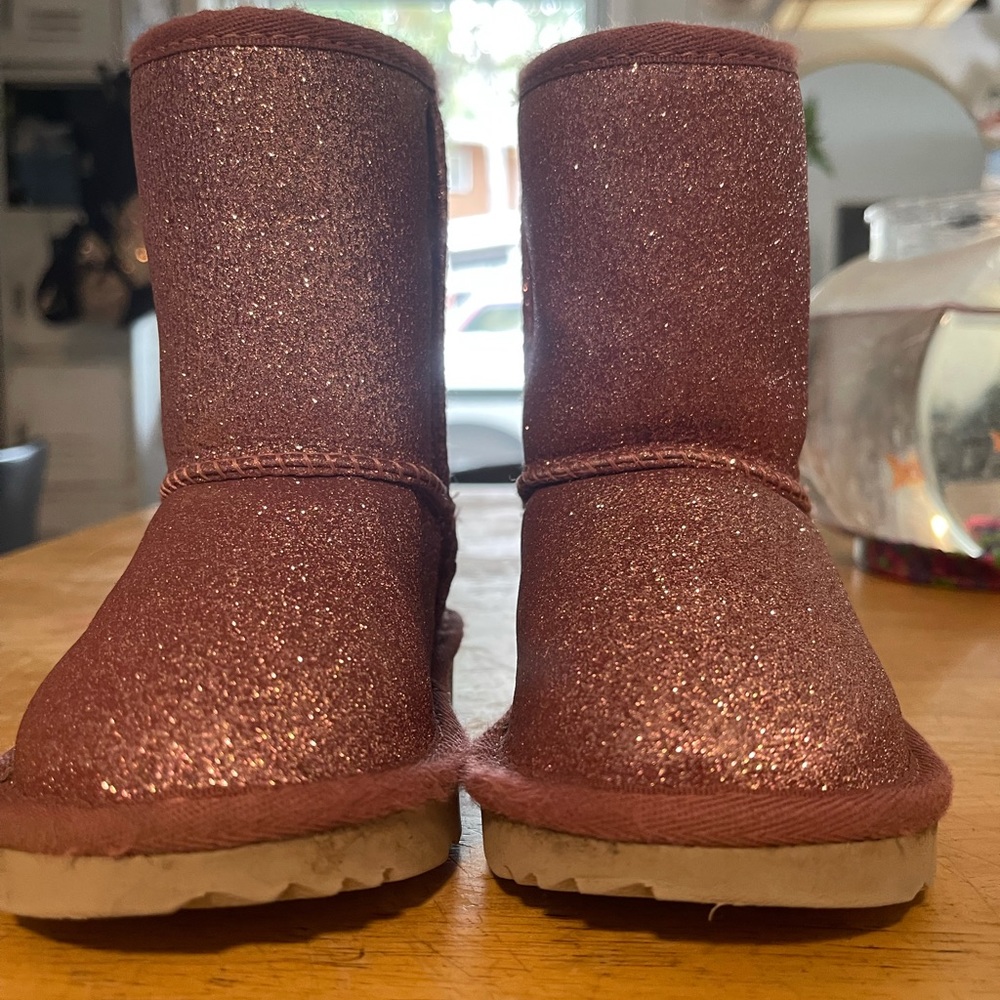 Pink glitter Ugg’s